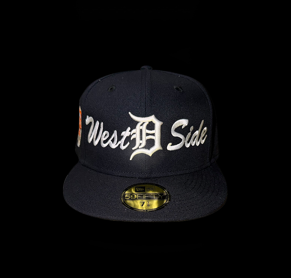 DETROIT BLACK FITTED HAT